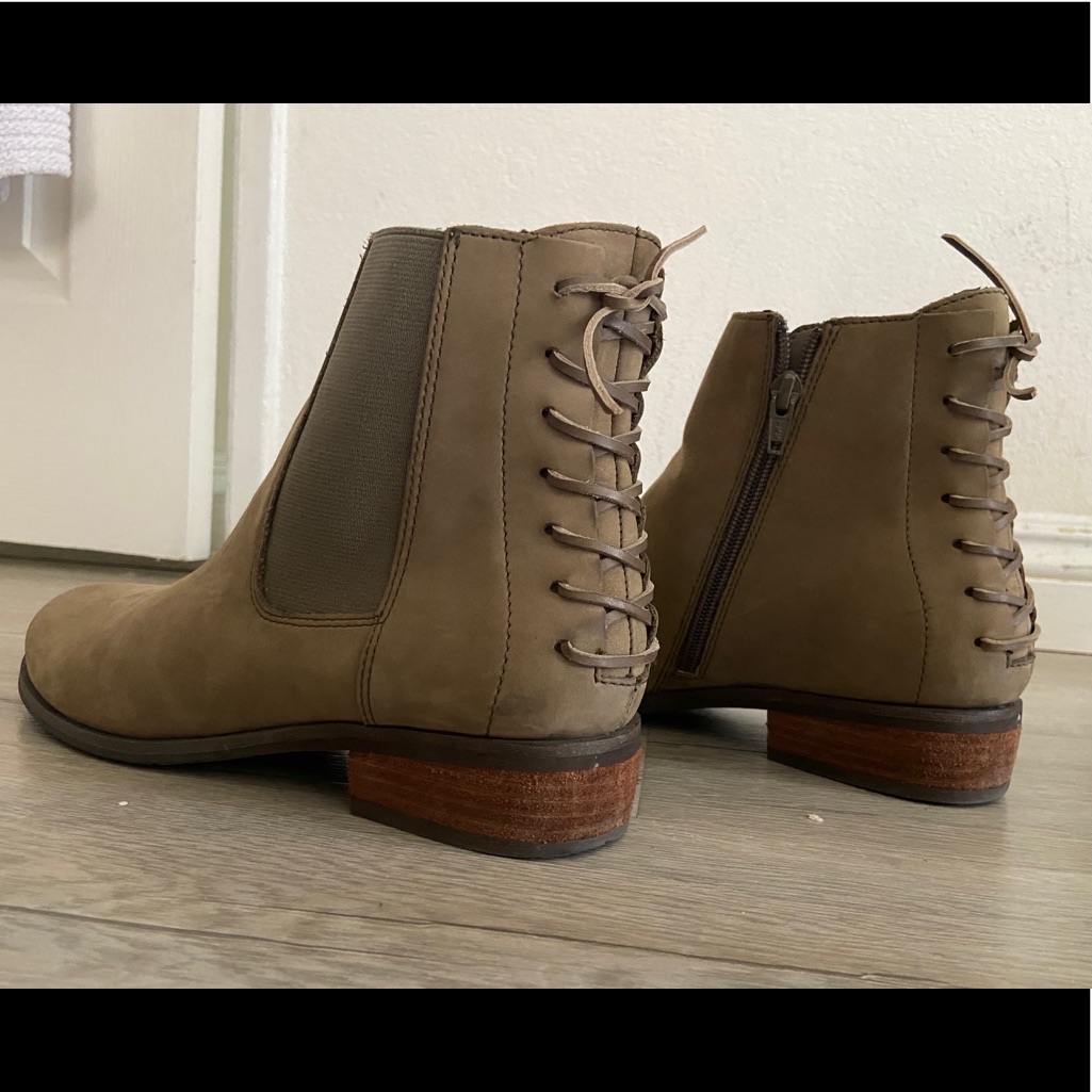 Array Logan’s Women’s Booties.